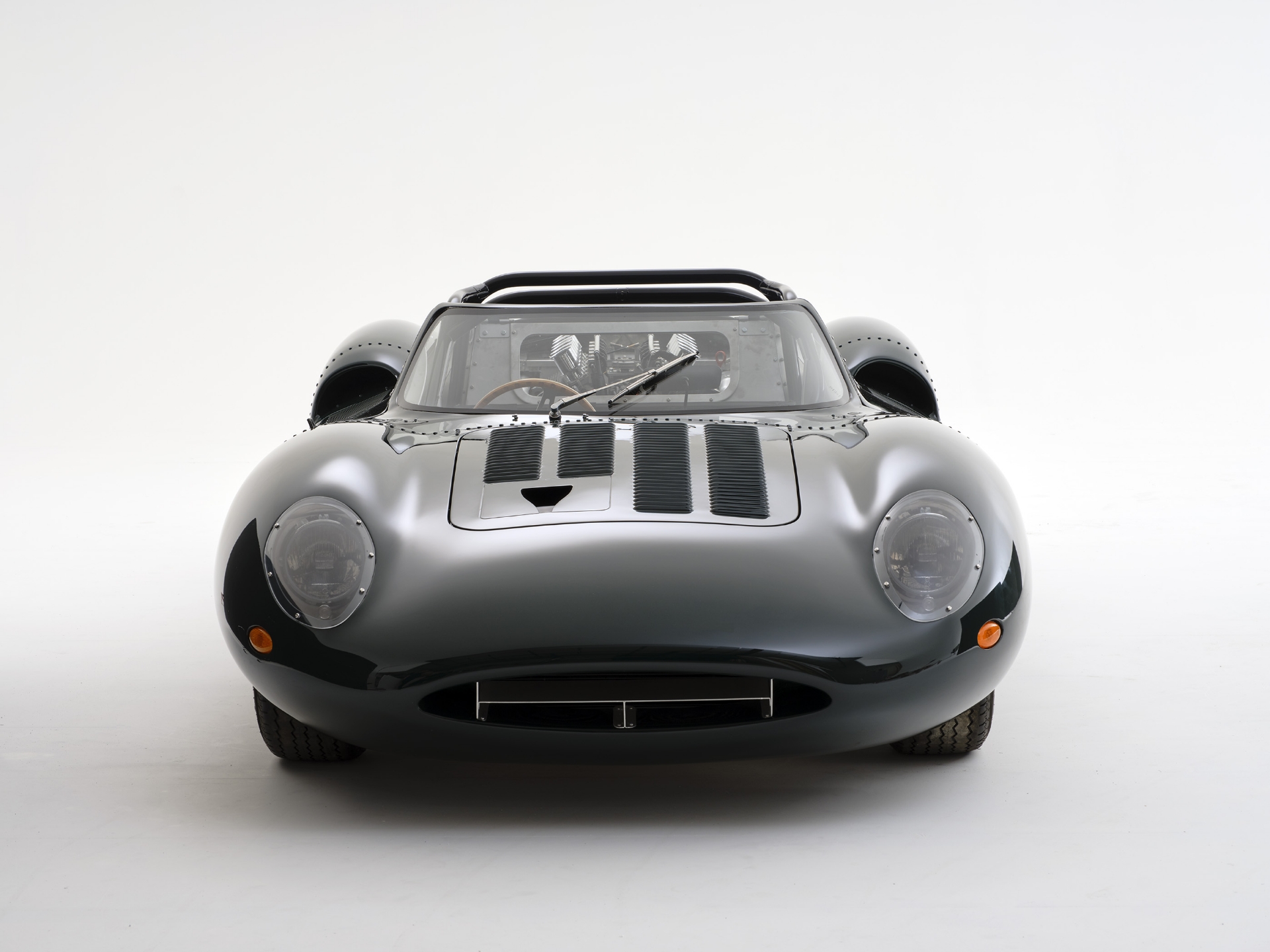 XJ13 Toolroom Copy — body detail